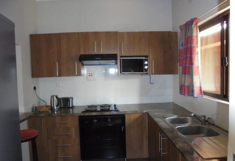 تختخواب و صبحانه Rosewood Lodge