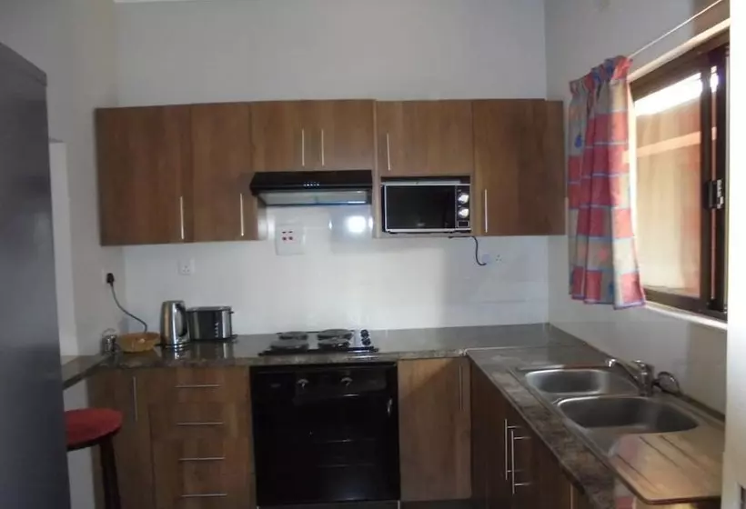 تختخواب و صبحانه Rosewood Lodge