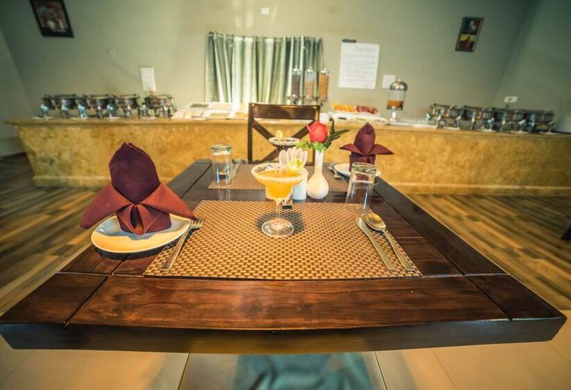 Отель Bhavya Resort  Luxury Boutique Desert Camp