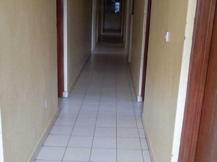 هتل Eldoret Adventist Guest House