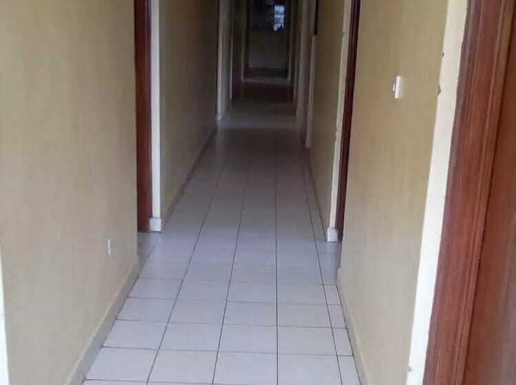 هتل Eldoret Adventist Guest House