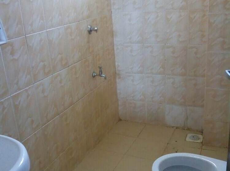 هتل Eldoret Adventist Guest House