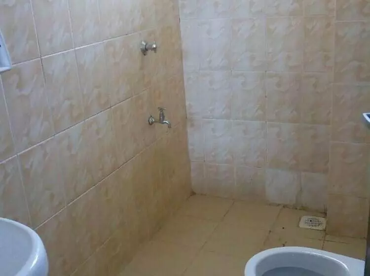 هتل Eldoret Adventist Guest House