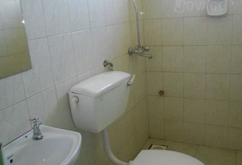 هتل Eldoret Adventist Guest House