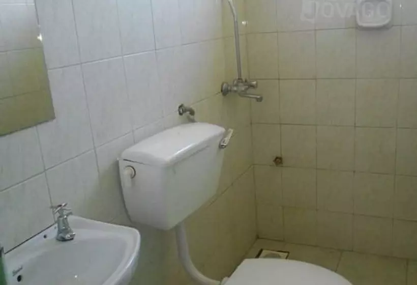 هتل Eldoret Adventist Guest House