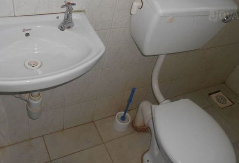 هتل Eldoret Adventist Guest House