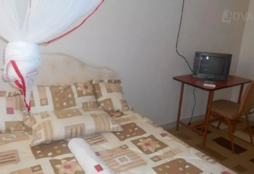 هتل Eldoret Adventist Guest House