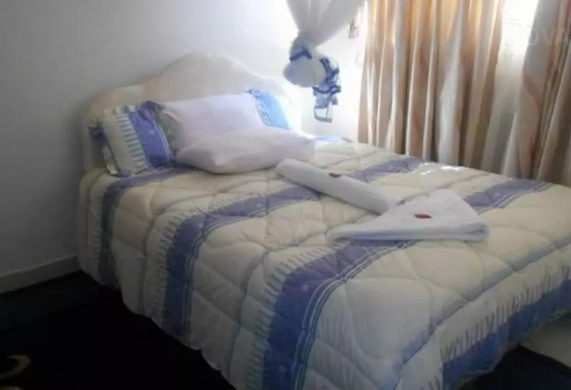هتل Eldoret Adventist Guest House
