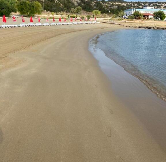 בית מלון כפרי Livana