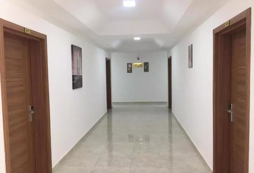 هتل Livana