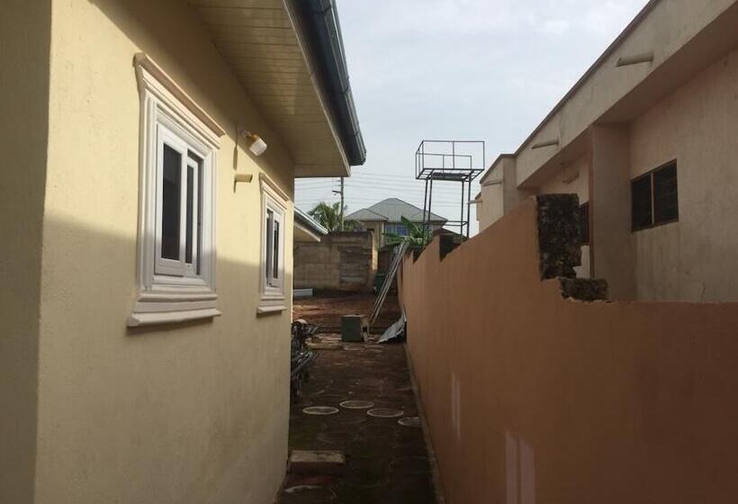 בית מלון כפרי Nyaboa