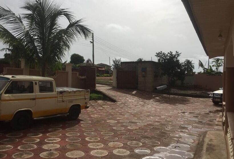 בית מלון כפרי Nyaboa