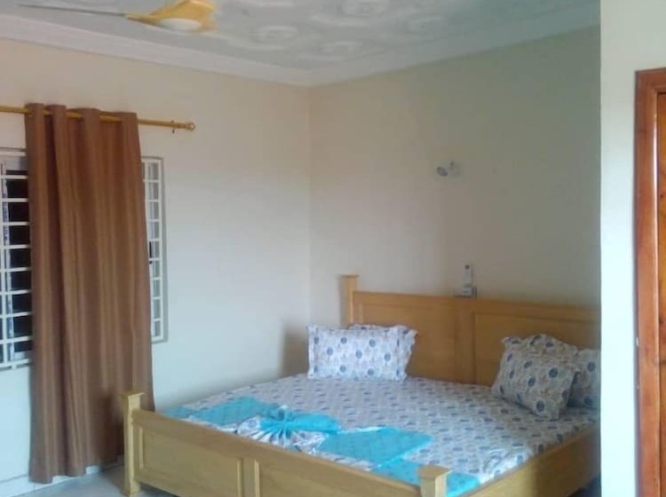 בית מלון כפרי Nyaboa