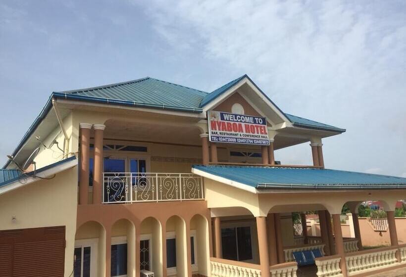 בית מלון כפרי Nyaboa