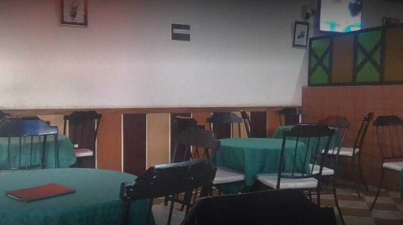 هتل The Delta Falls