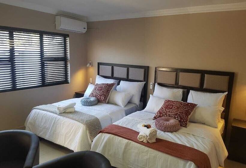 Hotel The Royal Prime Guest Lodge