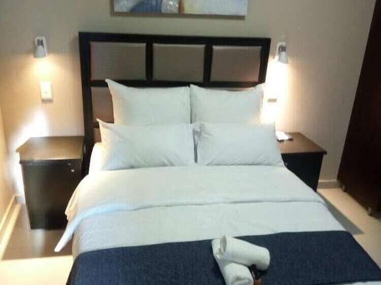 Hotel The Royal Prime Guest Lodge