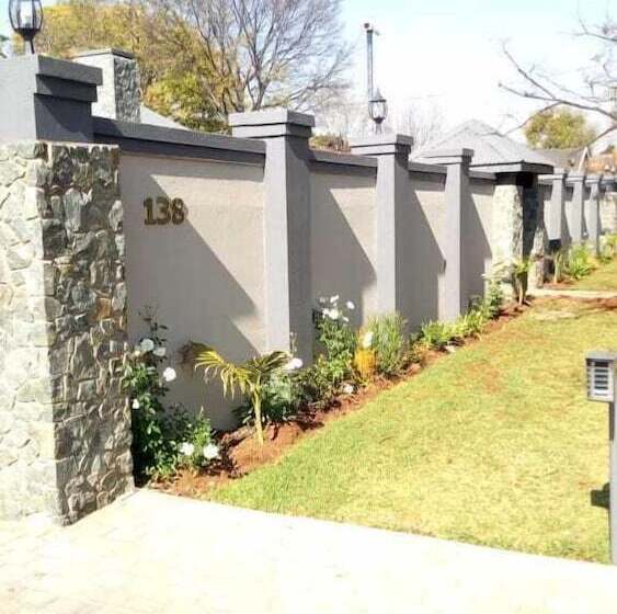 Hotel The Royal Prime Guest Lodge