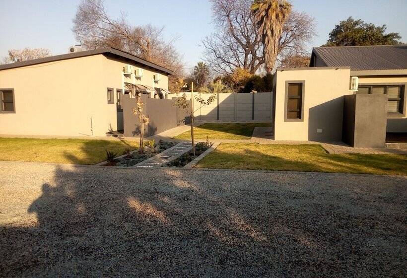 Hotel The Royal Prime Guest Lodge