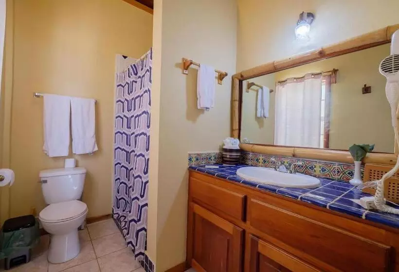 Hotelli Tranquility Bay Resort