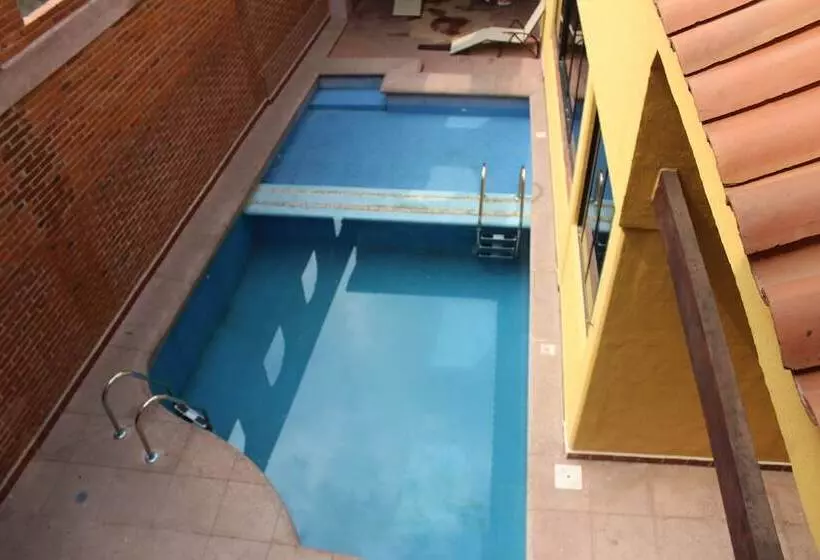 پانسیون Casa Kantunil
