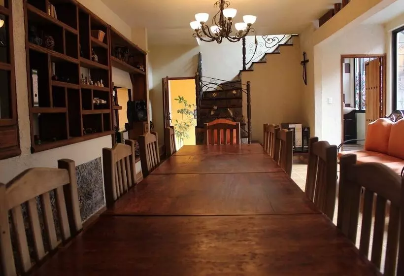 پانسیون Casa Kantunil