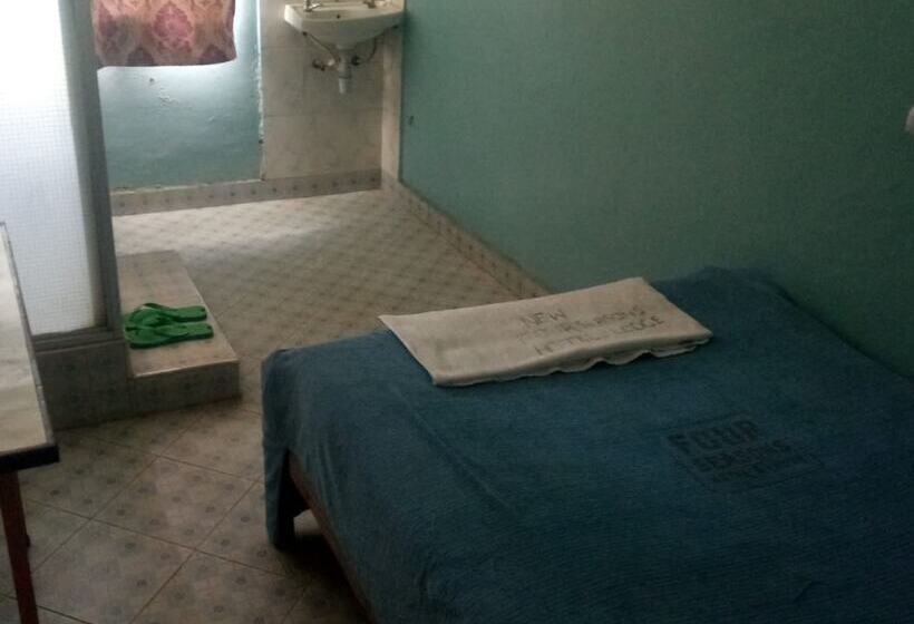 پانسیون Four Seasons Lodge