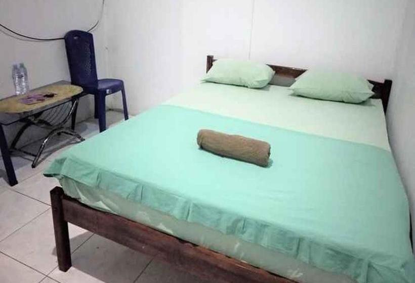 Hostel Wisma Rosse Life Bandara