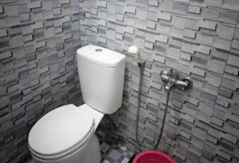 Hostel Wisma Rosse Life Bandara