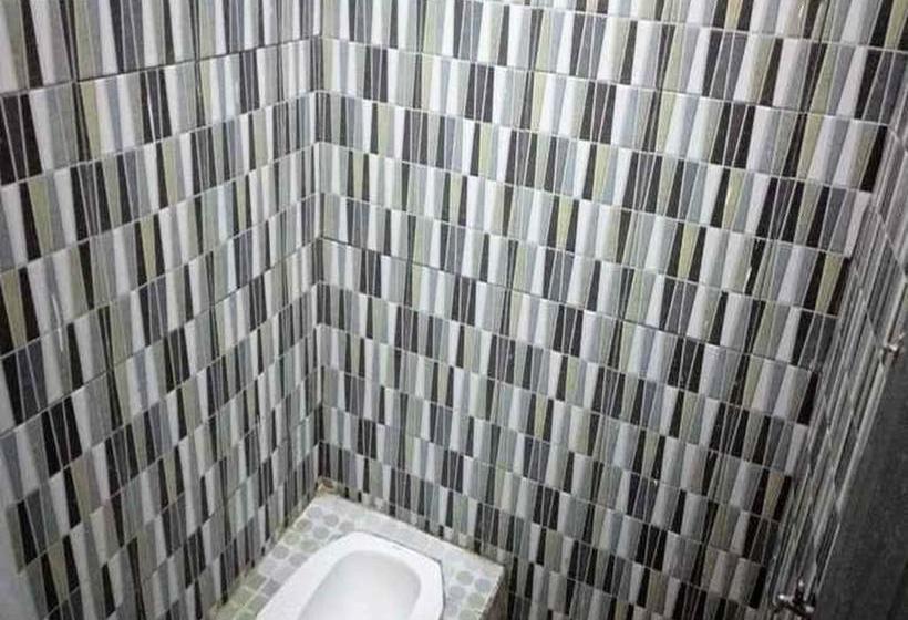 Hostel Wisma Rosse Life Bandara