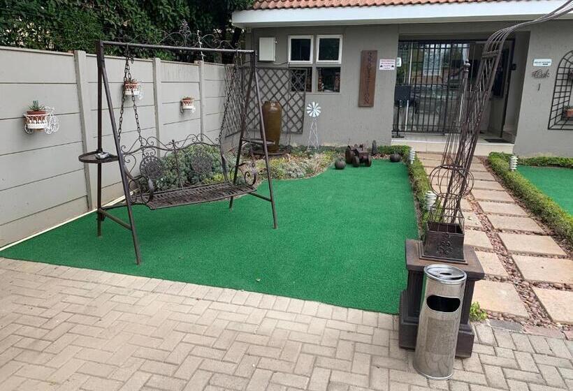 تختخواب و صبحانه Oaklands Inn And Conference Centre