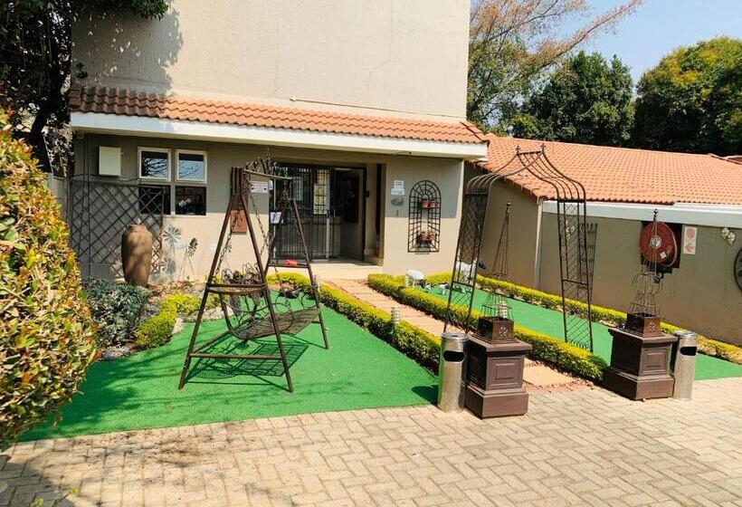 تختخواب و صبحانه Oaklands Inn And Conference Centre