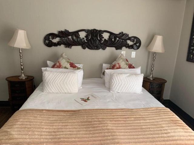 تختخواب و صبحانه Oaklands Inn And Conference Centre