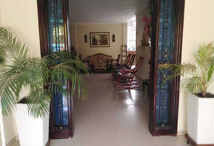 پانسیون Hostal Casa Mebi