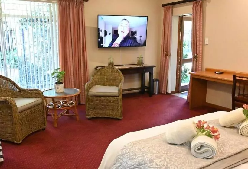 پانسیون Luxury Family En Suite @ 4 Star Guest House