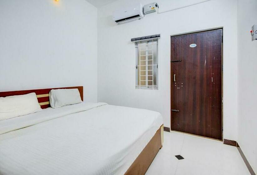 酒店 Oyo 79866 Rena Residency