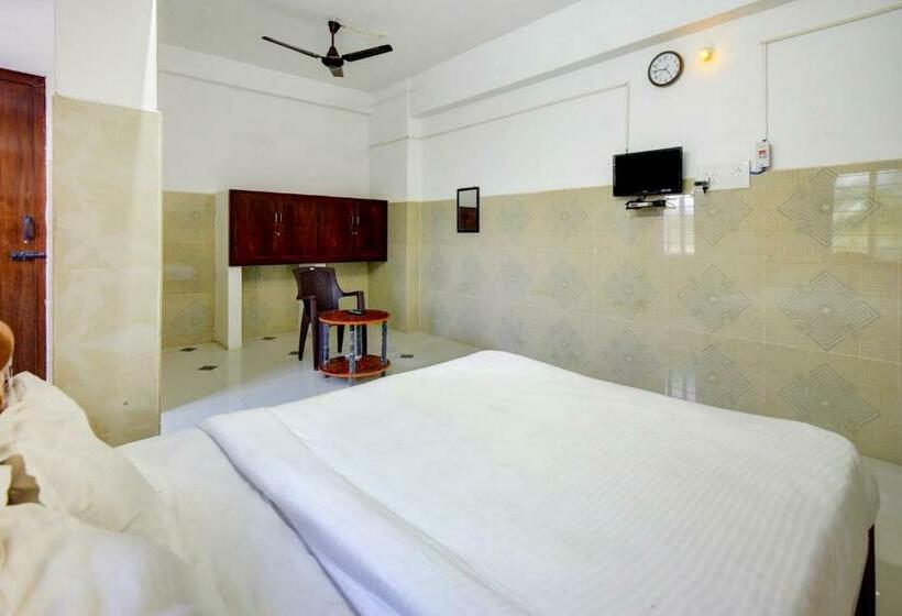 酒店 Oyo 79866 Rena Residency