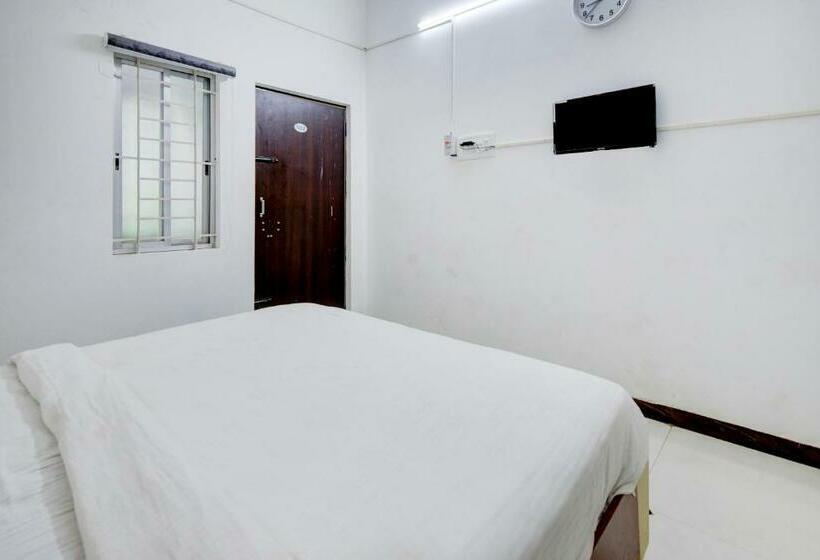 酒店 Oyo 79866 Rena Residency