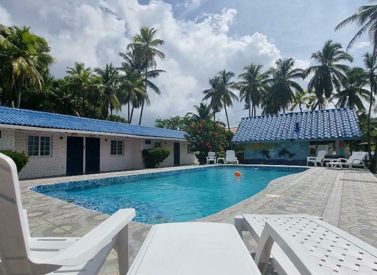 Hotel Paradise Island Beach