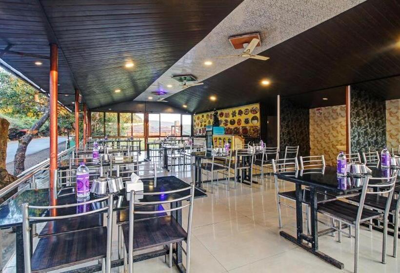 Hotel Treebo La Paradise