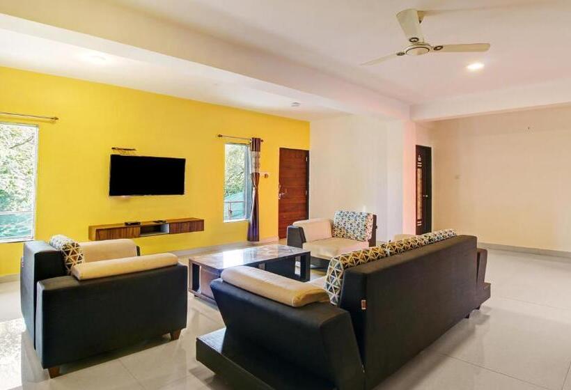 Hotel Treebo La Paradise