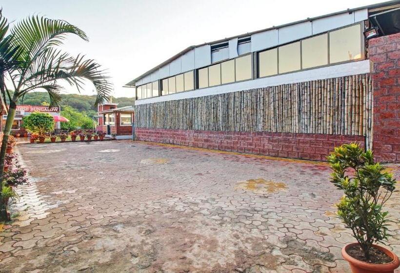 Hotel Treebo La Paradise