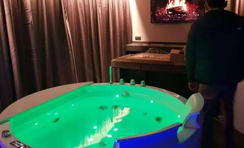 Leoni Hotel & Private Spa