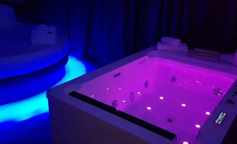 Leoni Hotel & Private Spa