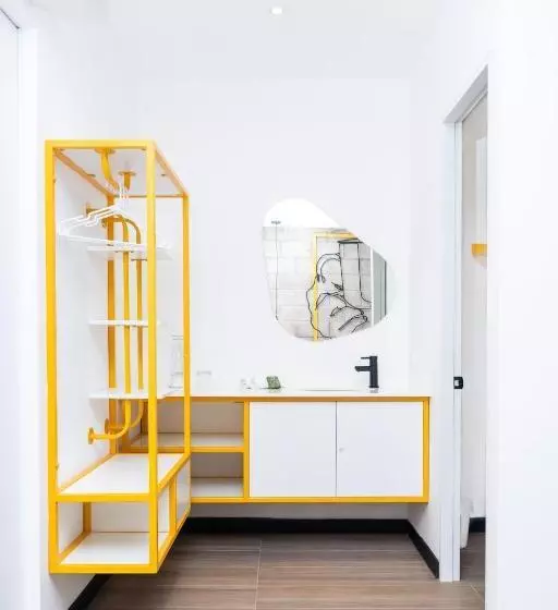 هتل Bourbon Hostal