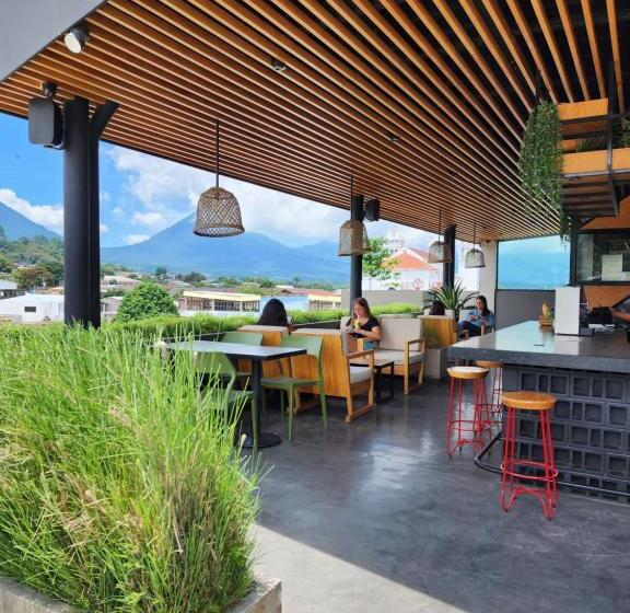 هتل Bourbon Hostal