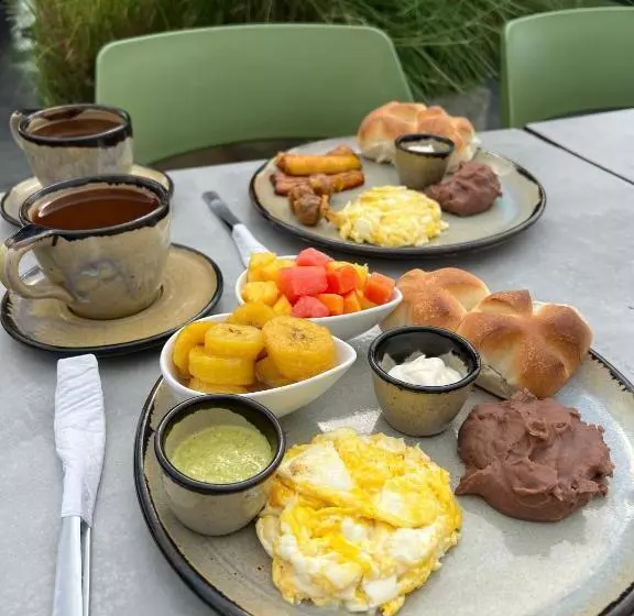 هتل Bourbon Hostal