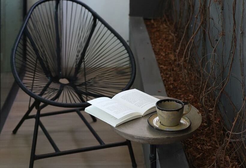 هتل Bourbon Hostal