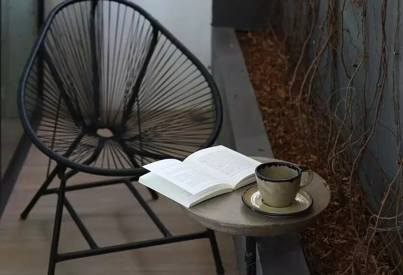 هتل Bourbon Hostal