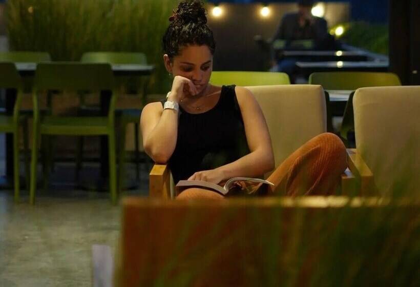 هتل Bourbon Hostal